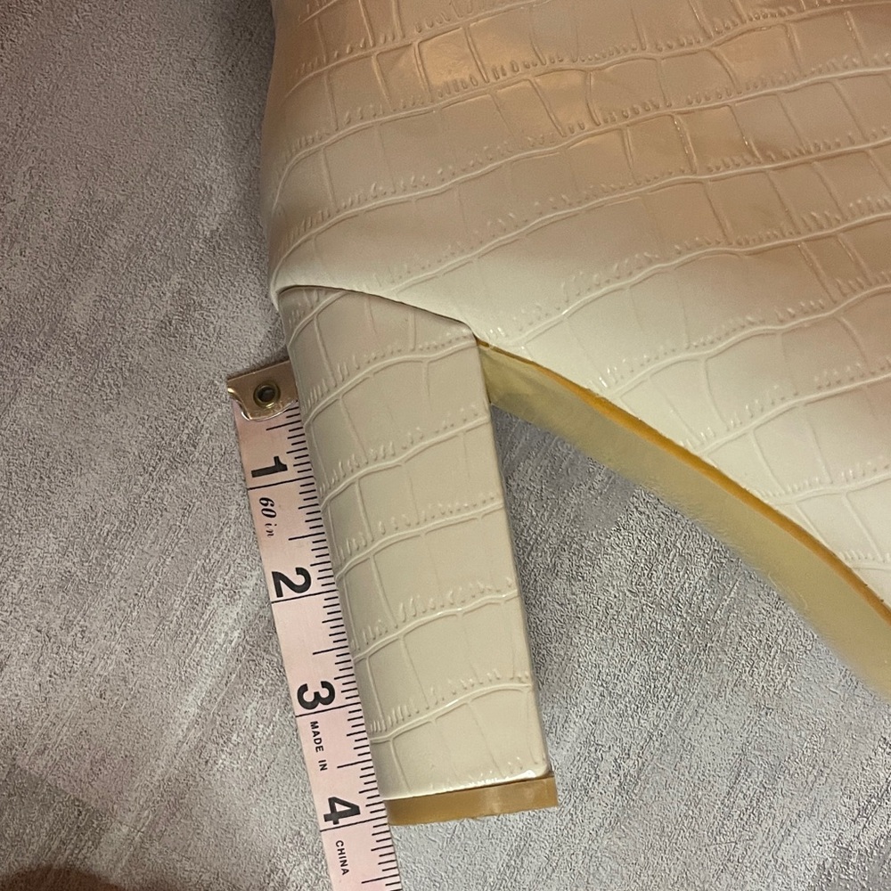Elegant Cream Faux Croc Knee-High Women's Boots- Sz 10 - Picture 14 of 16